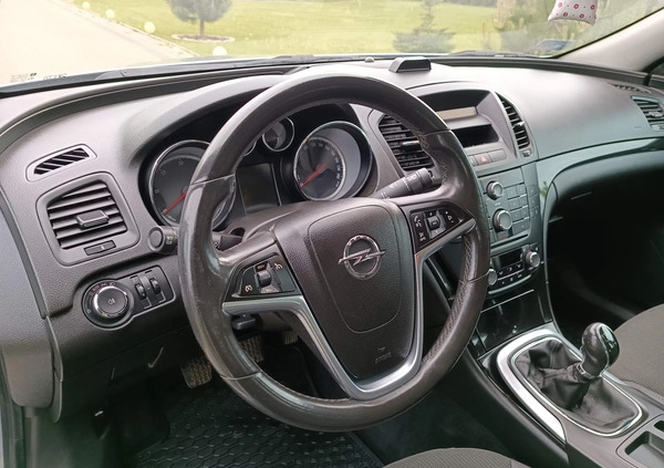 Opel Insignia cena 17500 przebieg: 282000, rok produkcji 2009 z Świnoujście małe 379